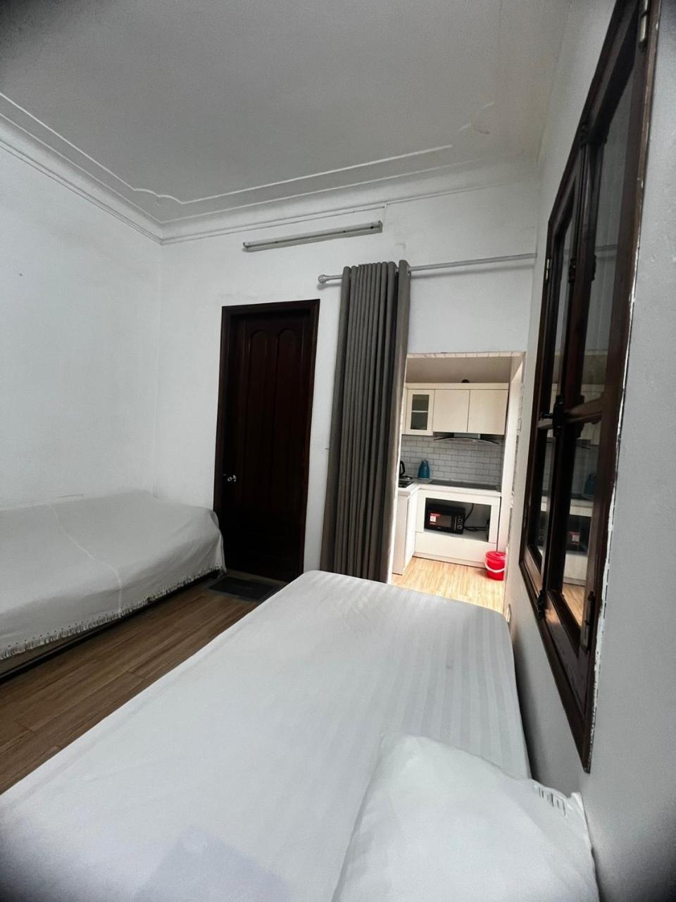 French-Styled House Apartment Hanoi Bagian luar foto